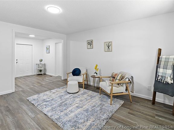 3rd image of 1826 Wayne Ln
