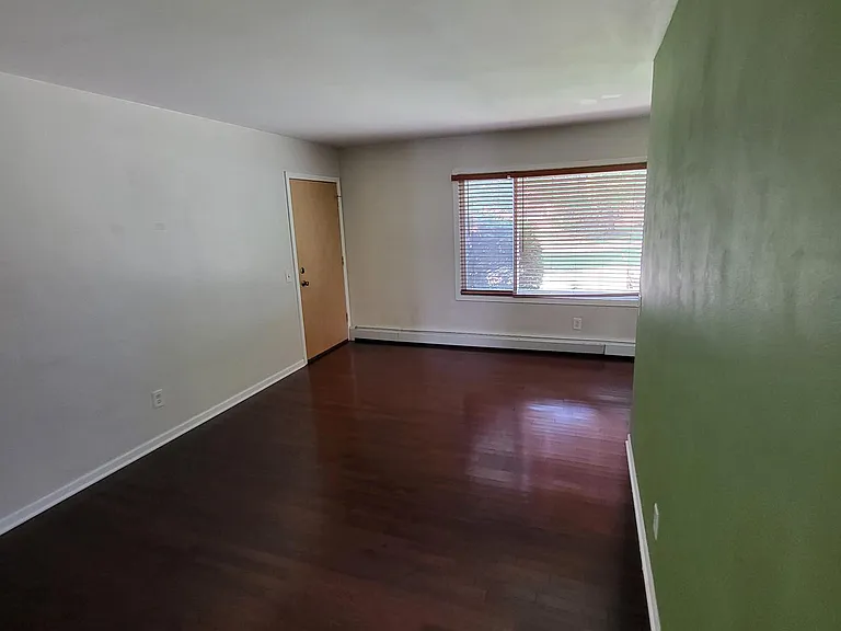1301 Jewel Ct #2 — Photo 10