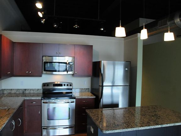 4th image of 350 E Short St Unit 218