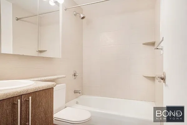 Rented by Bond New York | media 17