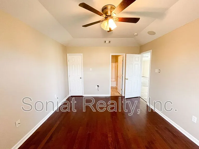 7596 Morel St — Photo 10