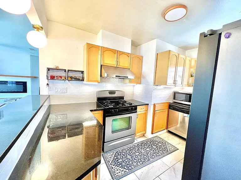 2203 N Plains Ave — Photo 5