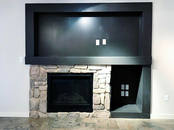 4th image of 3245 Scarlet Point Dr
