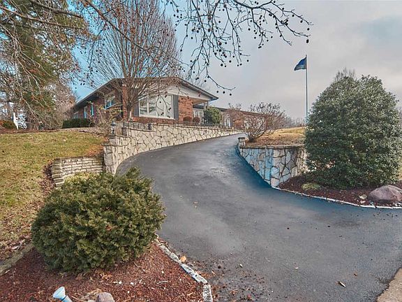 2nd image of 10785 Forest Circle Dr