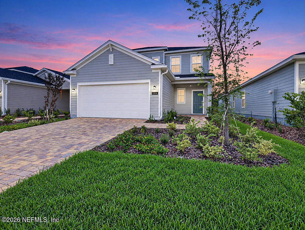 4 bed, 3.5 bath, 2260 sqft, $2,495 — Photo 2