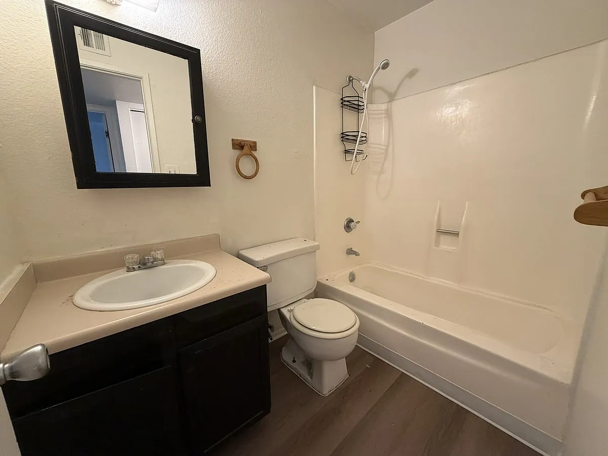5910 W. Golden Ln. — Photo 3