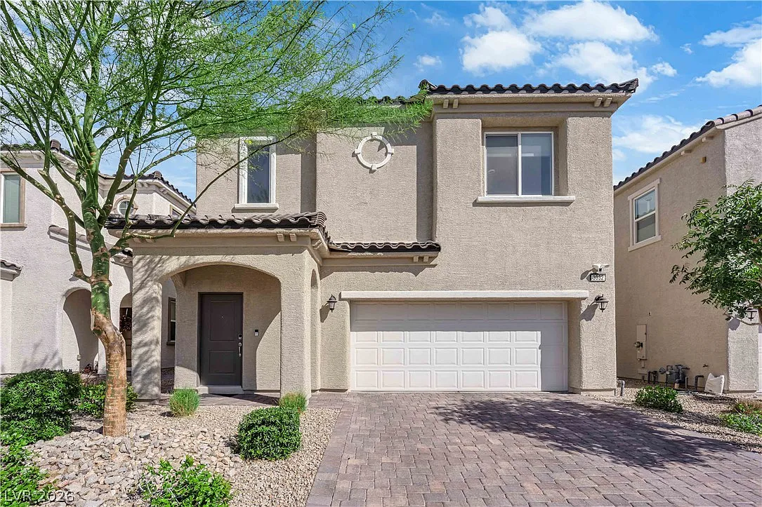3 bed, 2.5 bath, 2051 sqft, $2,295 — Photo 1