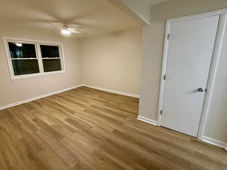 Sherwood Forest Apartments — Photo 4