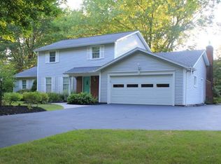76 Holley Brook Dr, Penfield, NY 14526