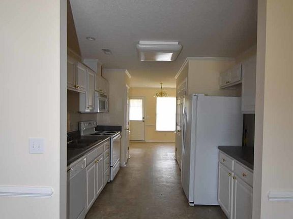 5th image of 1113A Masters Ln