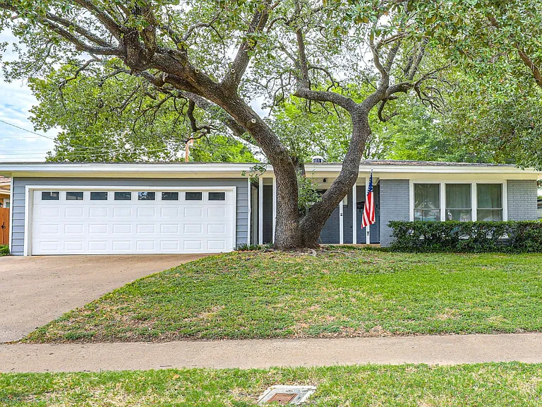 1909 Colony Dr — Photo 27