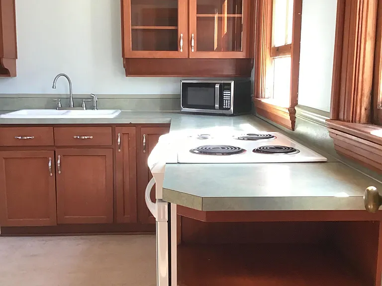 583 Russell Dr — Photo 16