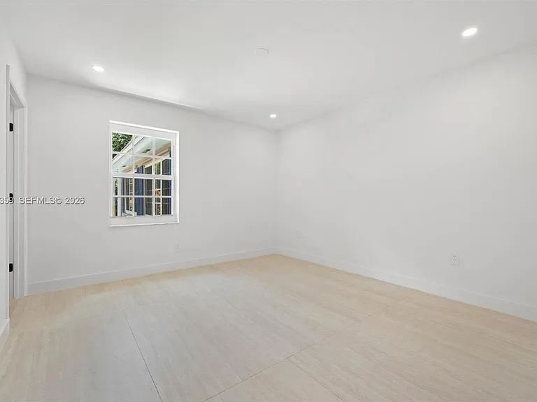 11770 Griffing Blvd — Photo 35