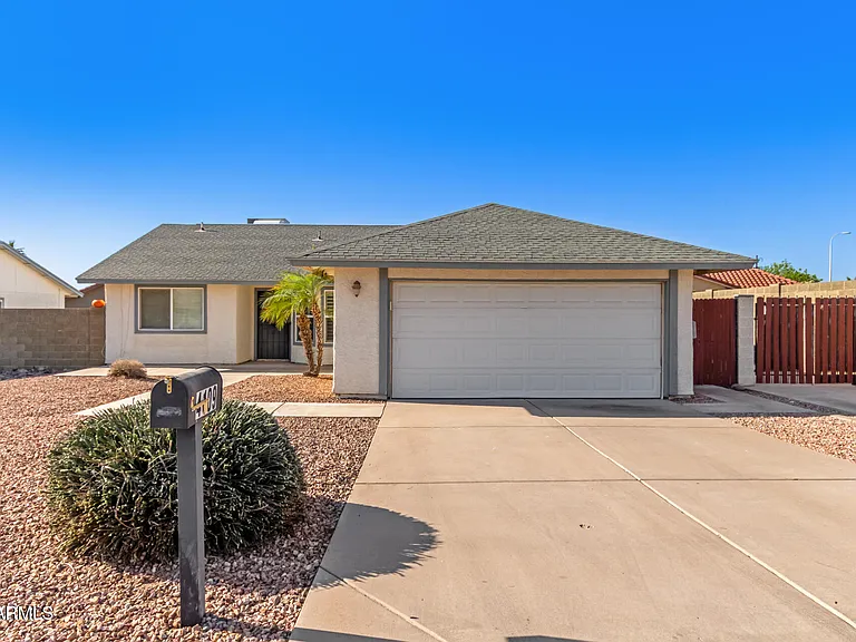 4109 E Ahwatukee Dr — Photo 1