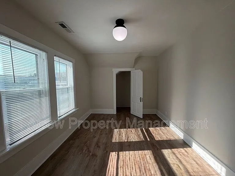 1459 Plum St #2 — Photo 9