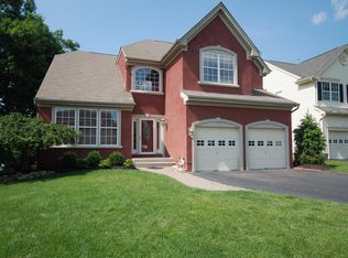 15 Larsen Ct, Bridgewater, NJ 08807