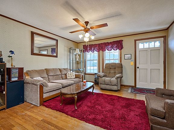 4th image of 967 Florence Rd