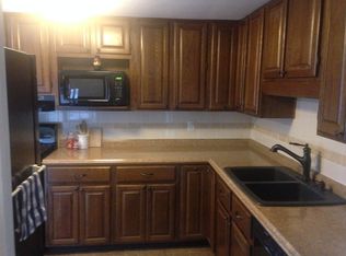 8 Haussler Ct, Pekin, IL 61554