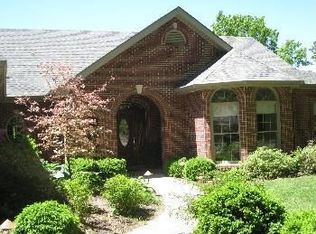 841 Stone Bridge Springs Dr, Chesterfield, MO 63005