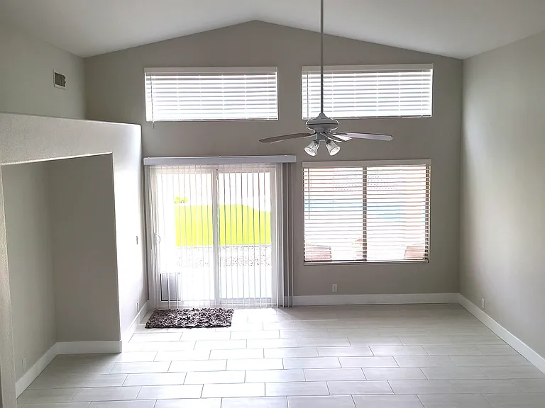 1439 E Flint St — Photo 11