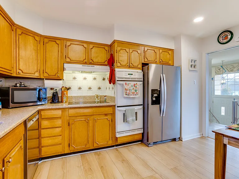 9215 Cherrytree Dr — Photo 11