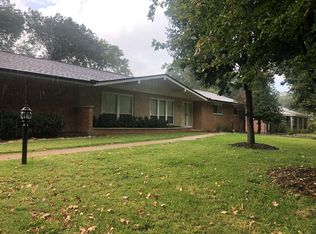 25 Country Fair Ln, Saint Louis, MO 63141