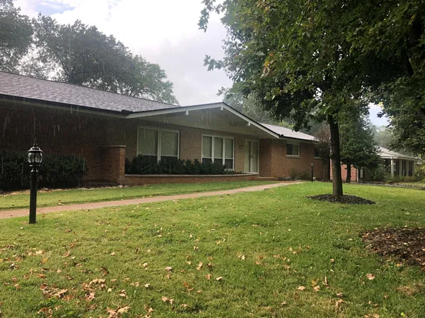 25 Country Fair Ln, Saint Louis, MO 63141