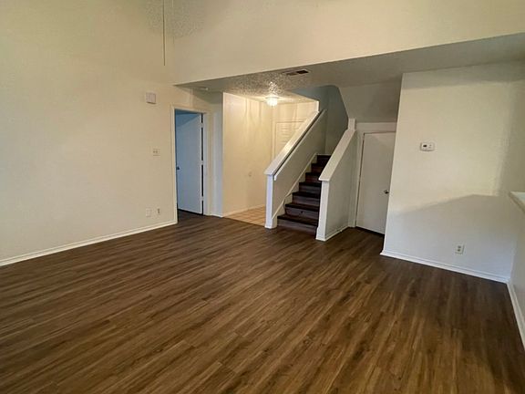 5th image of 2204 Wembley Downs Dr