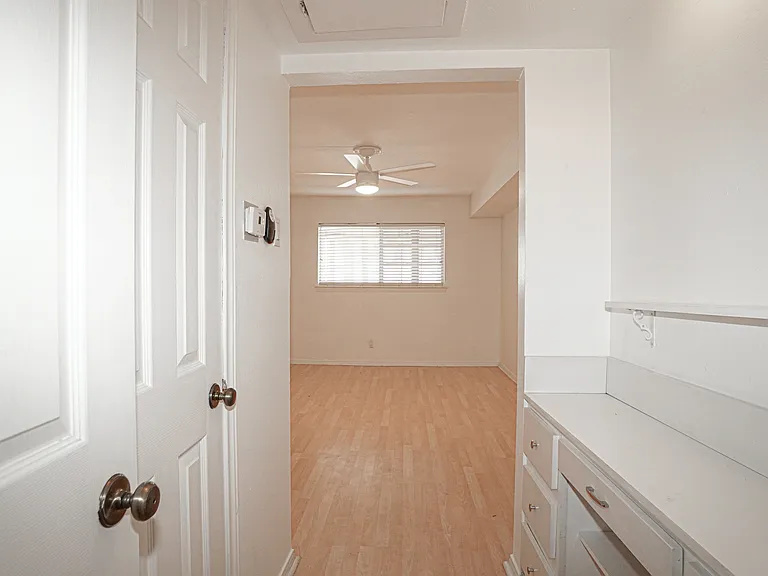 4211 Newton Ave #209 — Photo 17