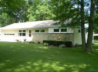 1810 Darbyshire Dr, Defiance, OH 43512