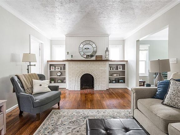 3rd image of 17454 Shaw Ave