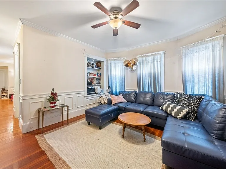 16 Easton St #2 — Photo 2