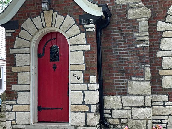 3rd image of 1216 Moorlands Dr #2