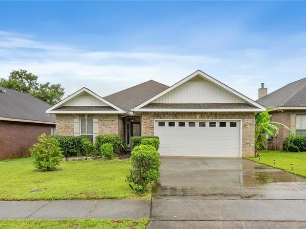 2520 Bluebeard Ln E, Mobile, AL 36695