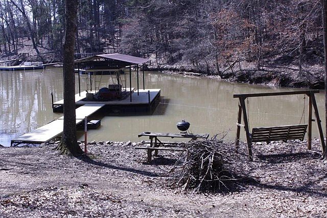 1st image of 3252 Lake Dr