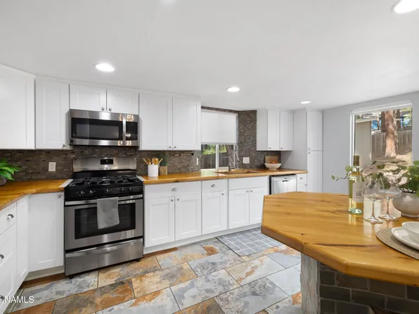1132 Ardrey Cir, Flagstaff, AZ 86005