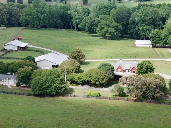 343 Finley Rd, Easley, SC 29642