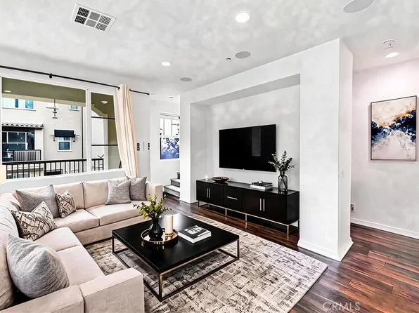 809 N Dalton Ave Unit 104, Azusa, CA 91702