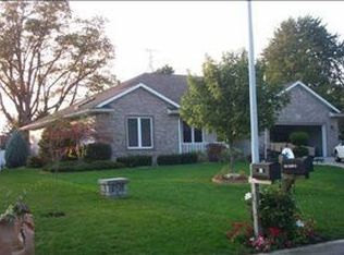 1439 Angela Dr W, Saginaw, MI 48609
