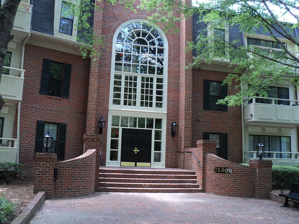 1st image of 25211 Plantation Dr NE #211