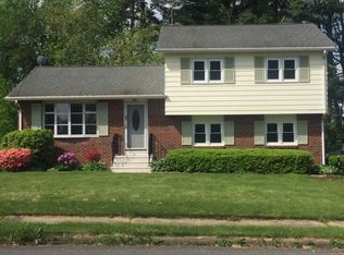 5 Blairmore Dr, Hamilton, NJ 08690