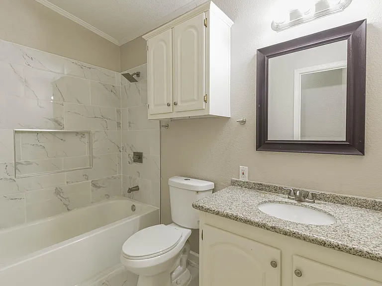 10210 Berrypatch Ln — Photo 6