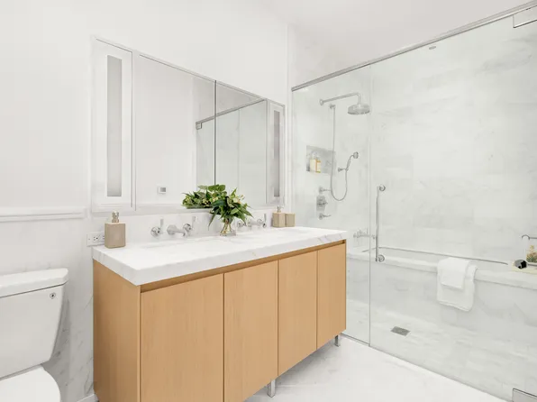 215 East 19th Street image 4 of 17