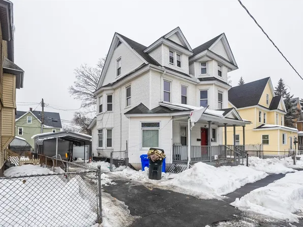 52 Orlando St, Springfield, MA 01108