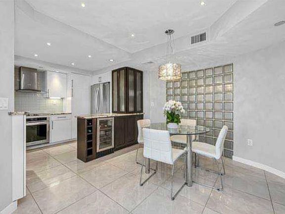 4th image of 4751 Gulf Shore Blvd N APT 1104