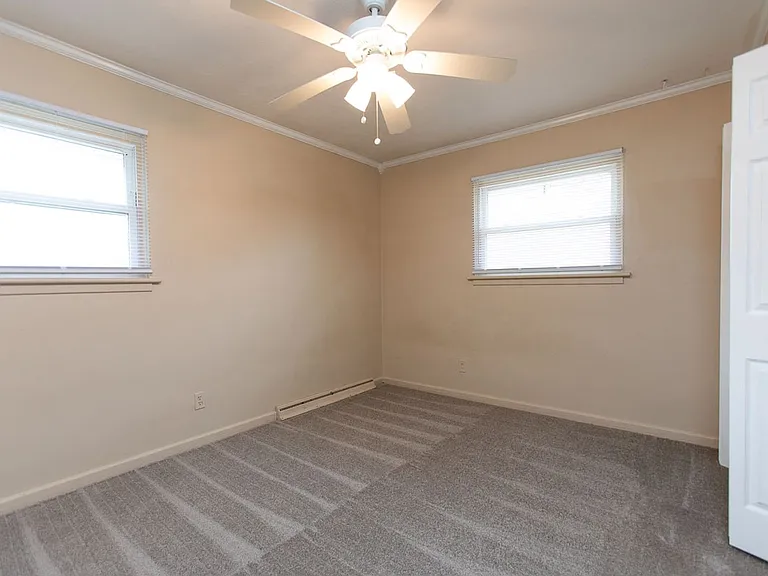 10 Warren Dr — Photo 38
