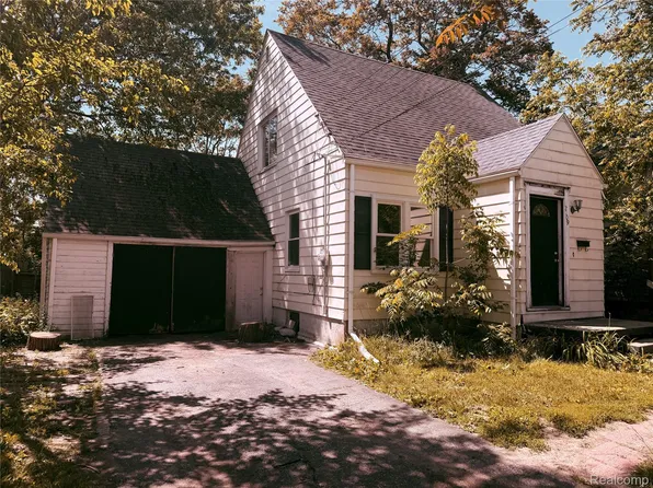 2109 Swayze St, Flint, MI 48503