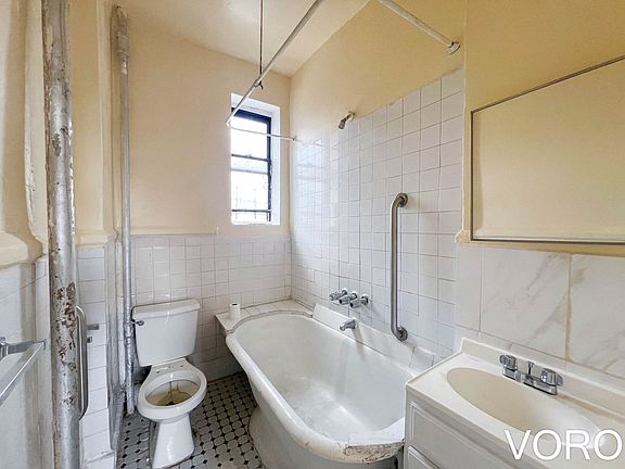 5th image of 1322 44th St APT B9