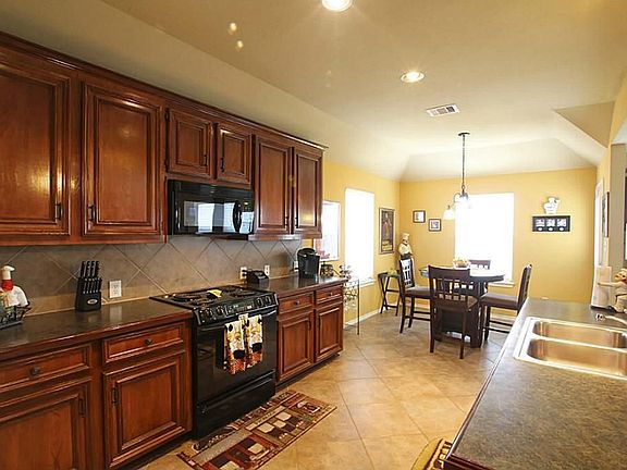 5th image of 17606 Blue Lily Ln