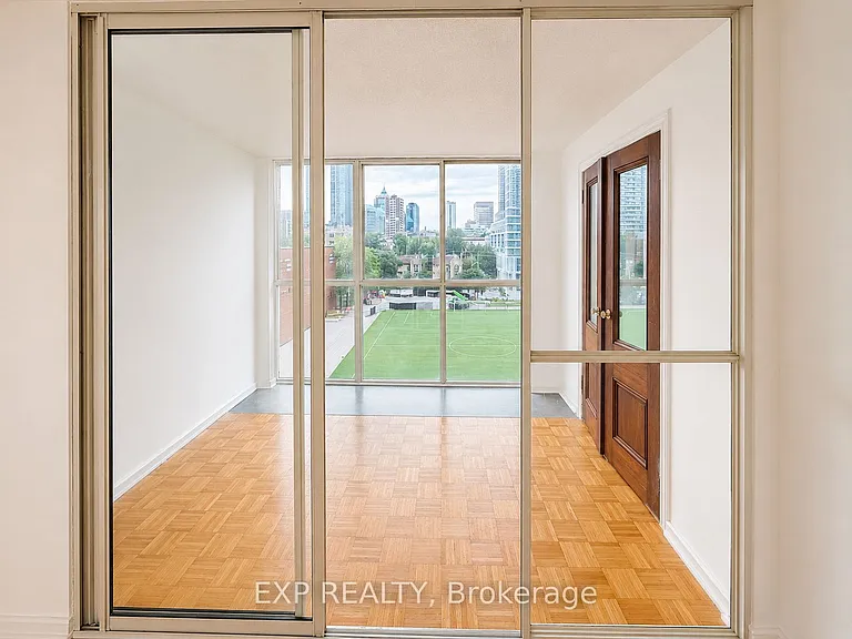 15 Maitland Pl #705 — Photo 5